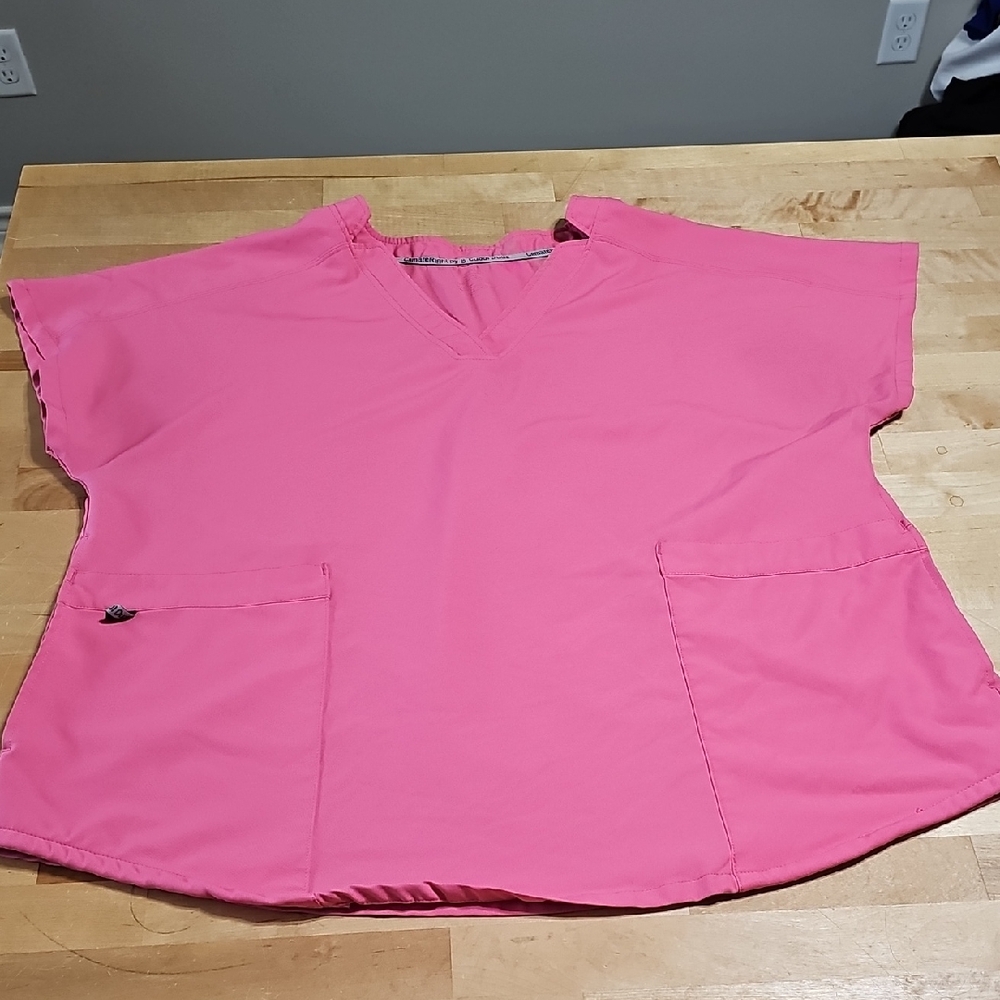 🥼 ClimateRight by Cuddl Duds Pink V-Neck Scrub Top - Large
